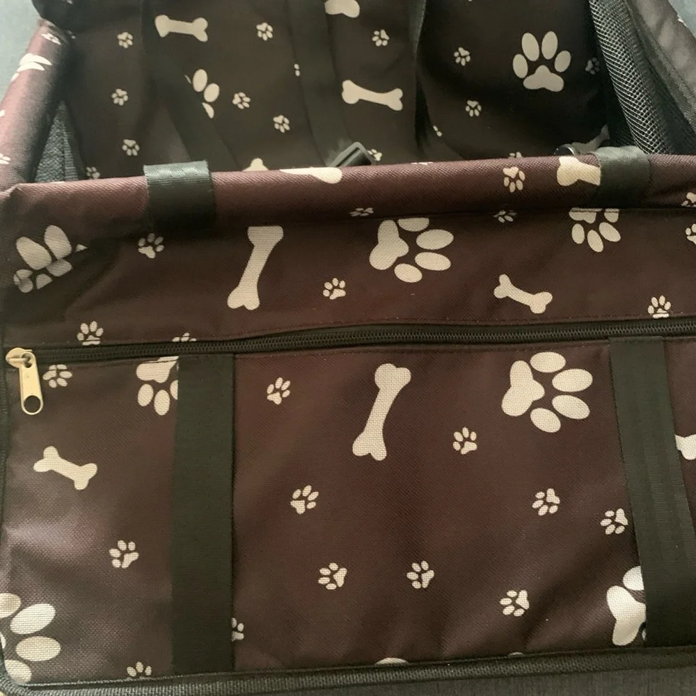 Pet Car Seat with Paw and Bone Print